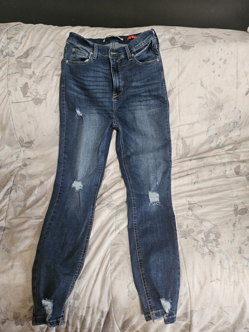 Celebrity Pink Women's Skinny Jeans in Dark Blue Wash